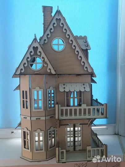 Кукольный домик с бассейном