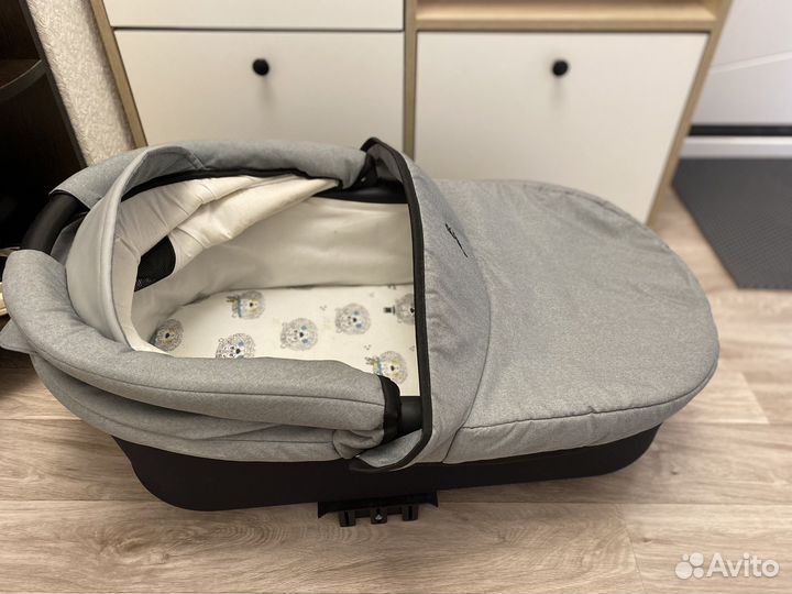 Коляска для двойняшек, близняшек 2 в 1 Legacy Mira