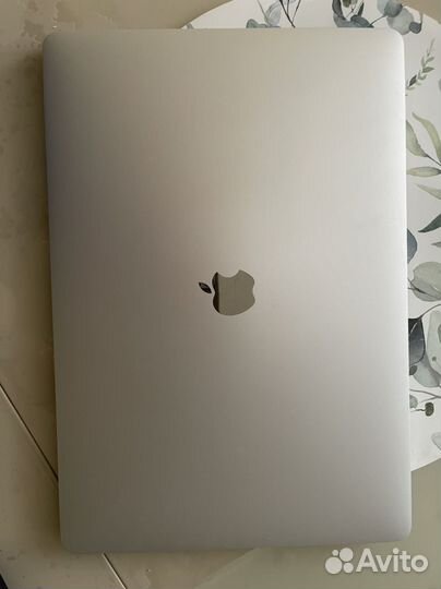 Macbook pro 16 2019 i7
