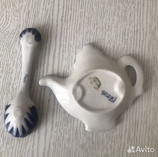 Гжель ложка с подставкой и подставка под яйцо