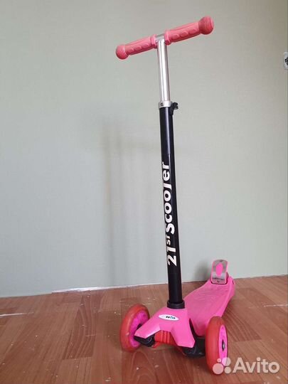 Самокат со светящимися колесами