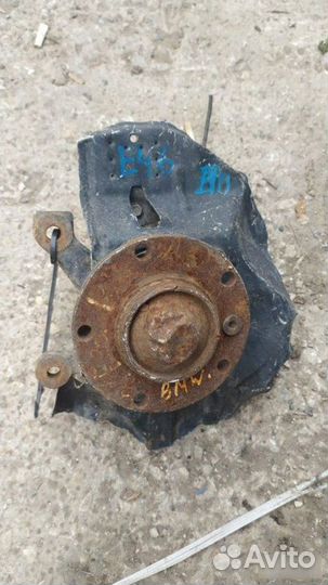 Кулак передний правый Bmw 3 E46 1998-2005