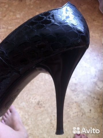 Продам черные туфли р.37 из натур.кожи под лак
