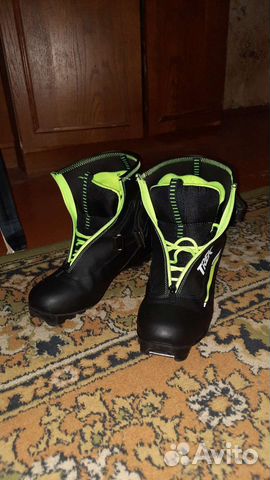 Лыжные ботинки