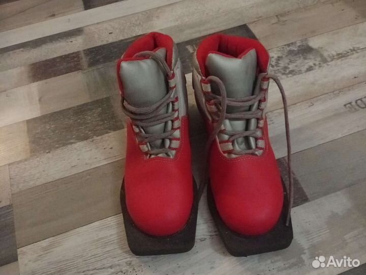 Лыжные ботинки