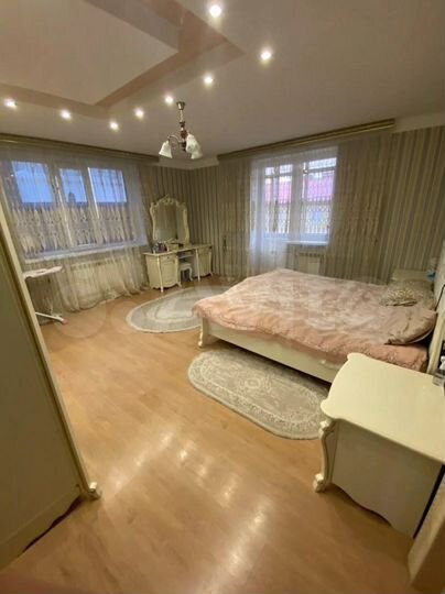 3-к. квартира, 114 м², 5/5 эт.