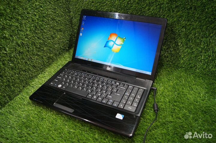 Ноутбук для повседневных задач. Отличное состояние