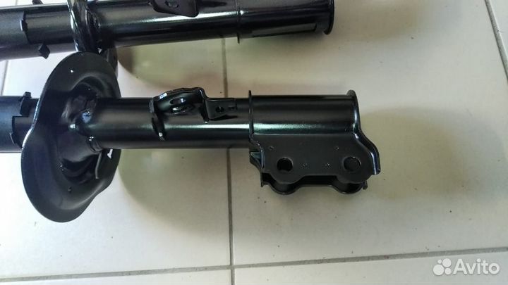 Стойки передние Changan CS35