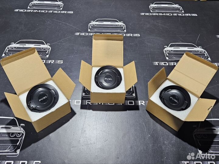 Лючок бензобака Dodge Challenger 2015-2023