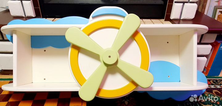 Полка навесная дерево в детскую комнату