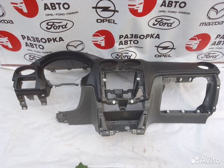 Панель приборов (Торпеда) Ford Focus 2