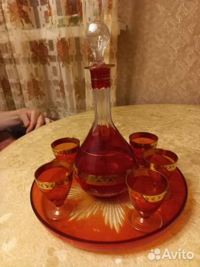 Сервиз из рубинового стекла с позолотой