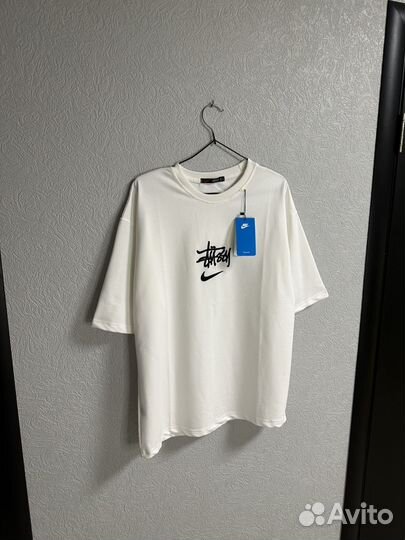 Футболка Stussy белая