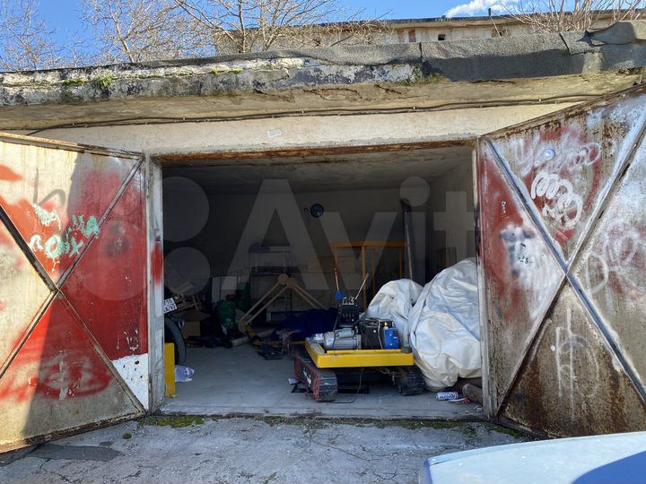 Гараж, > 30 м²