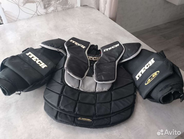 Хоккейная защита груди вратаря