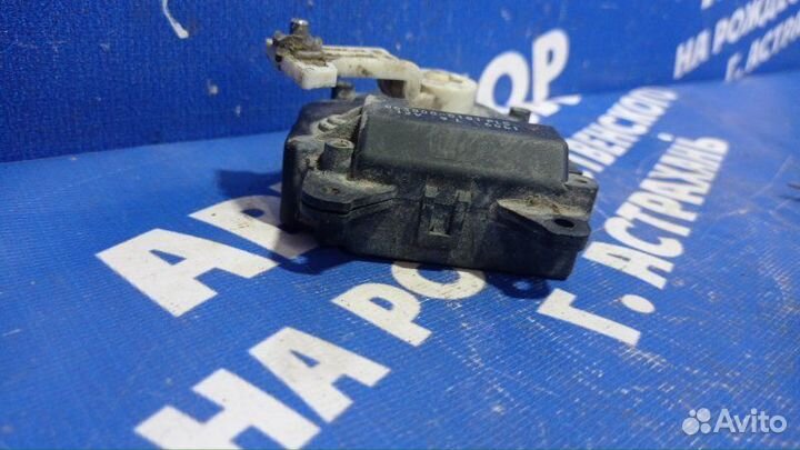 Моторчик заслонок отопителя Toyota Rav4 кроссовер