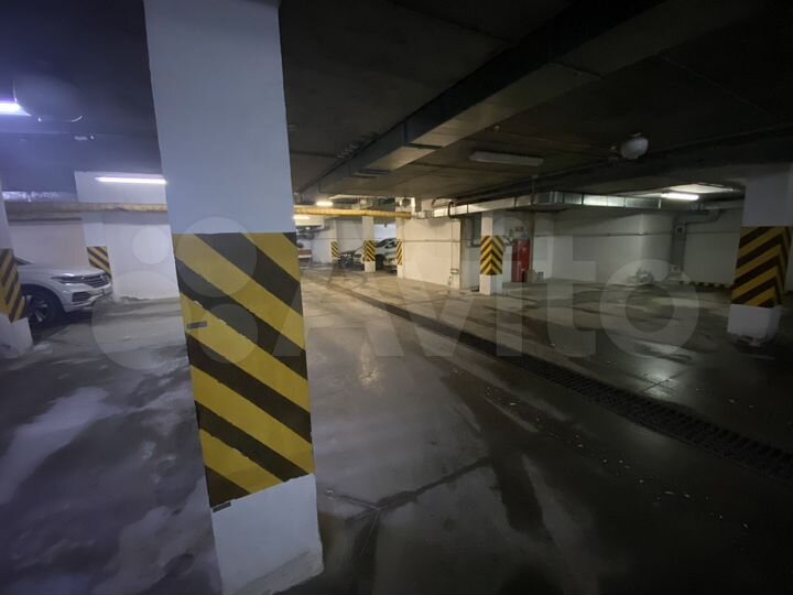 Машиноместо, 20 м²