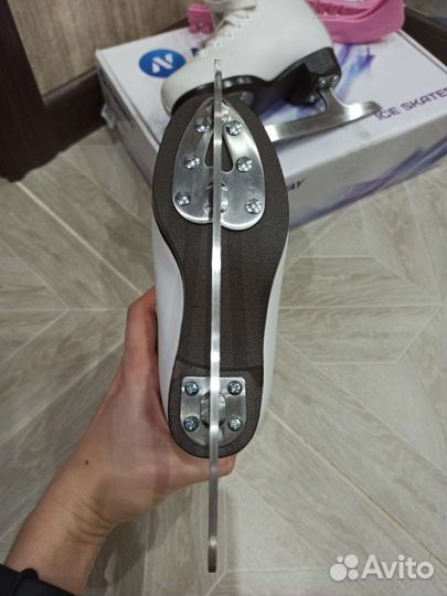 Коньки фигурные