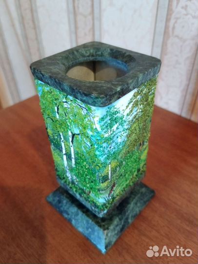 Нефритовый подсвечник-статуэтка