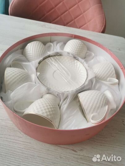 Новый форфоровый чайный сервиз