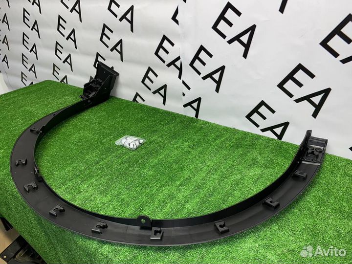 Передний правый молдинг арки крыла Mazda CX-5 KF