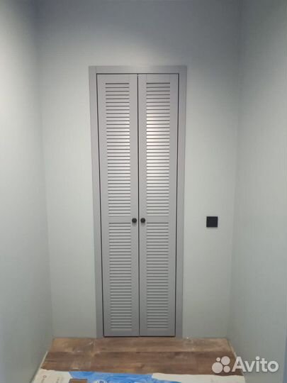 Жалюзийные двери в гардеробную