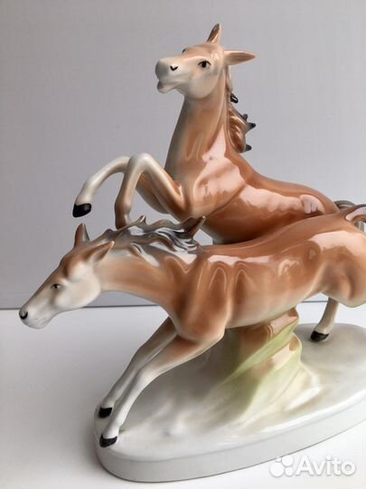 Статуэтки лошади Grafenthal ГДР