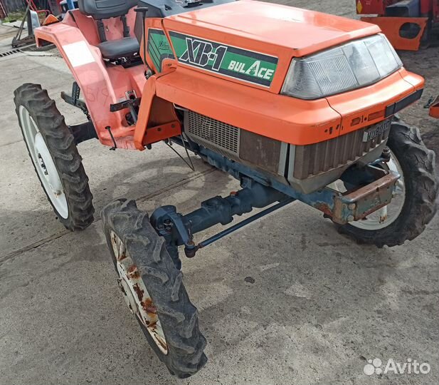 Мини-трактор Kubota XB1, 2010