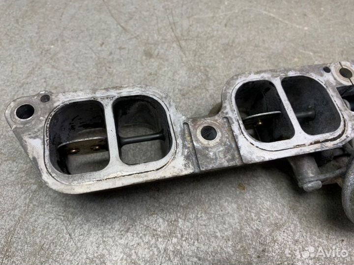 Вихревая заслонка Toyota Avensis T250 универсал