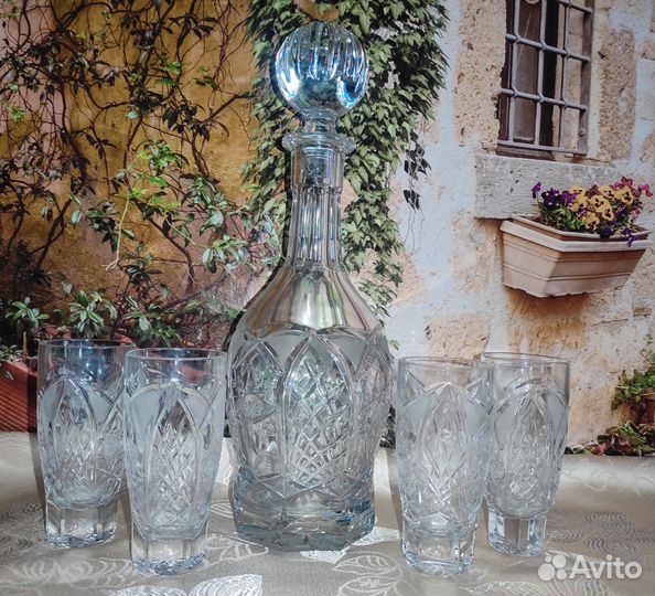 Хрустальные графины и стаканы. Винтаж