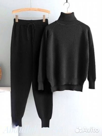 Костюм женский новый