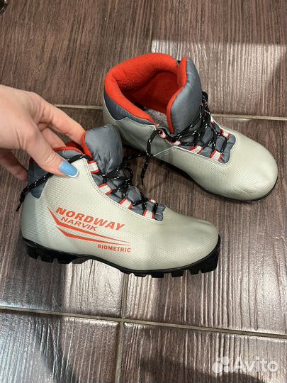 Лыжные ботинки