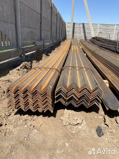 Уголок металлический