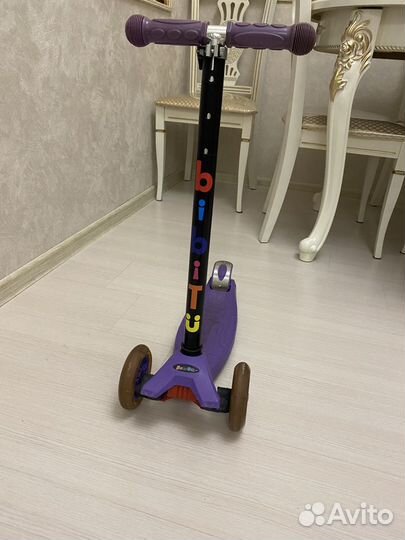 Самокат детский трехколесный светящийся