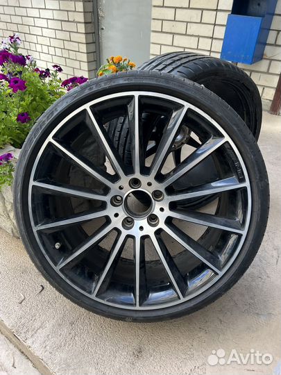 Pirelli P Zero 245/35 R20 и 275/30 R20 97Y