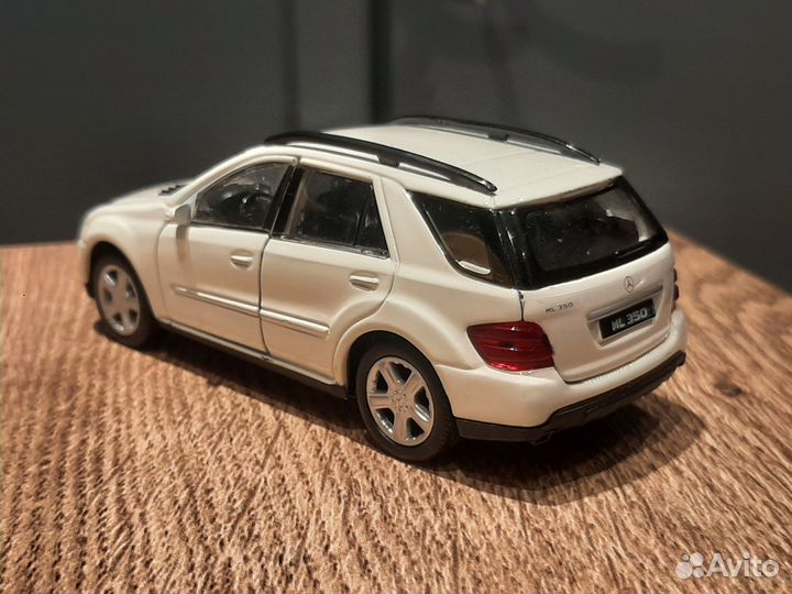 Модель Mercedes Benz M-class W164 ML350 2005-2008