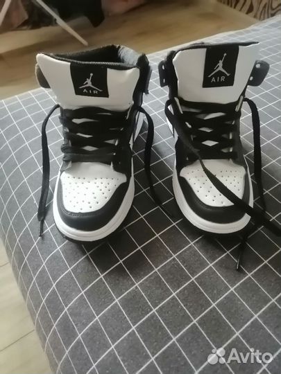 Кроссовки для девочки