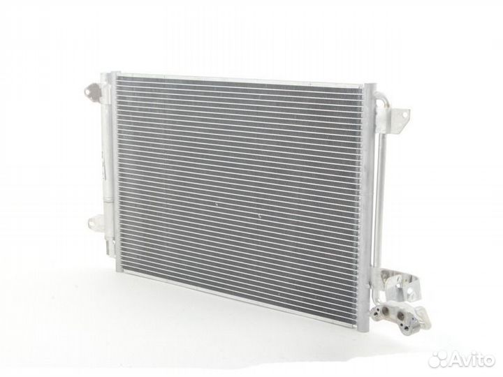 Новый радиатор кондиционера Volkswagen Golf VI