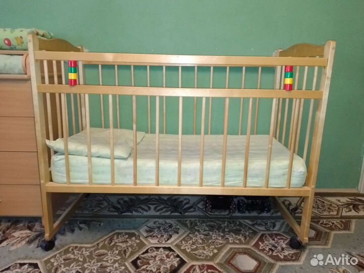 Детская кроватка