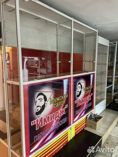 Стеклянные стелажи