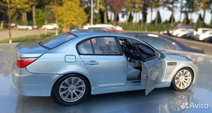 BMW М5 Е60, 1:18 Maisto