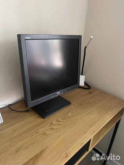 Монитор dell в идеальном состоянии