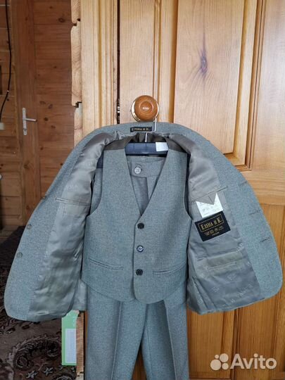 Костюм тройка для мальчика 104