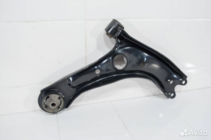 Рычаг нижний передний левый Kia Sportage 4 QLE