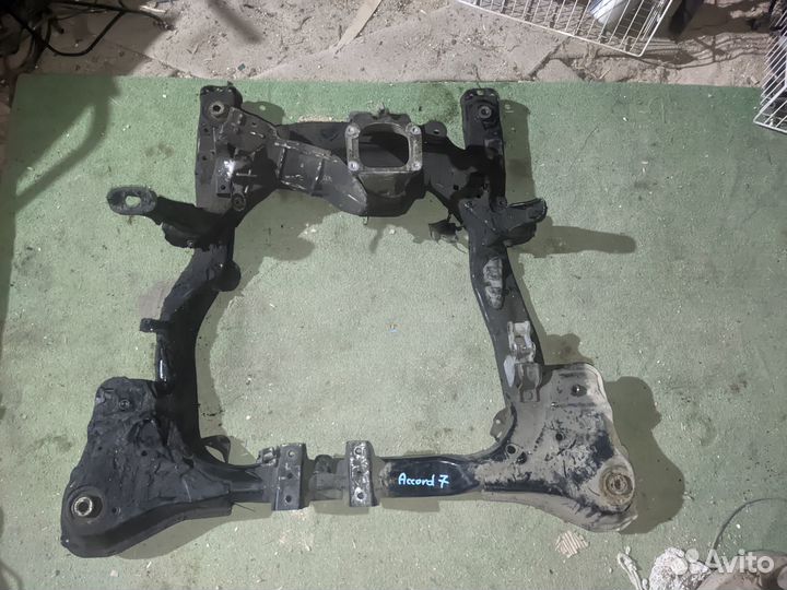 Подрамник передний Honda Accord 7