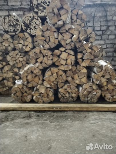 Дрова в вязанках