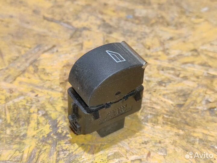 Кнопка стеклоподъемника Ford Focus 3 CB8 1.6L pnda