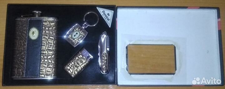 Подарочный набор (фляга, нож, зажигалка и брелок)