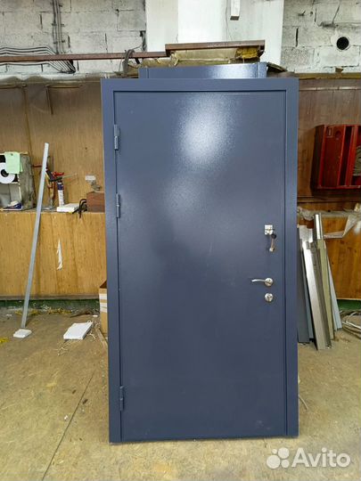 Дверь подъездная