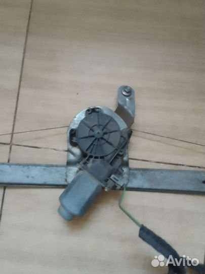 Стеклоподъёмник логан